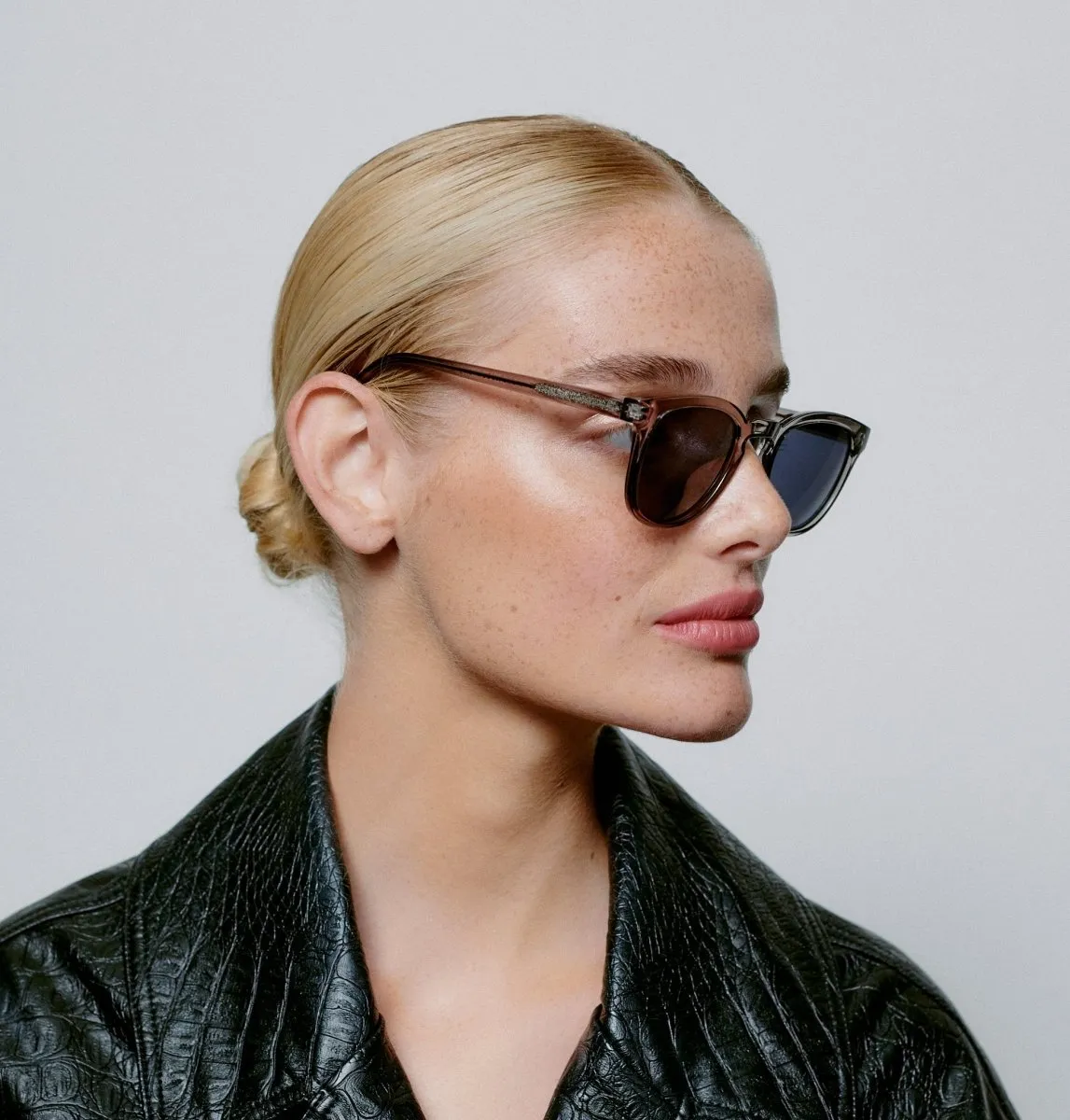 A. Kjrbede sunglasses Bate Grey Transparent