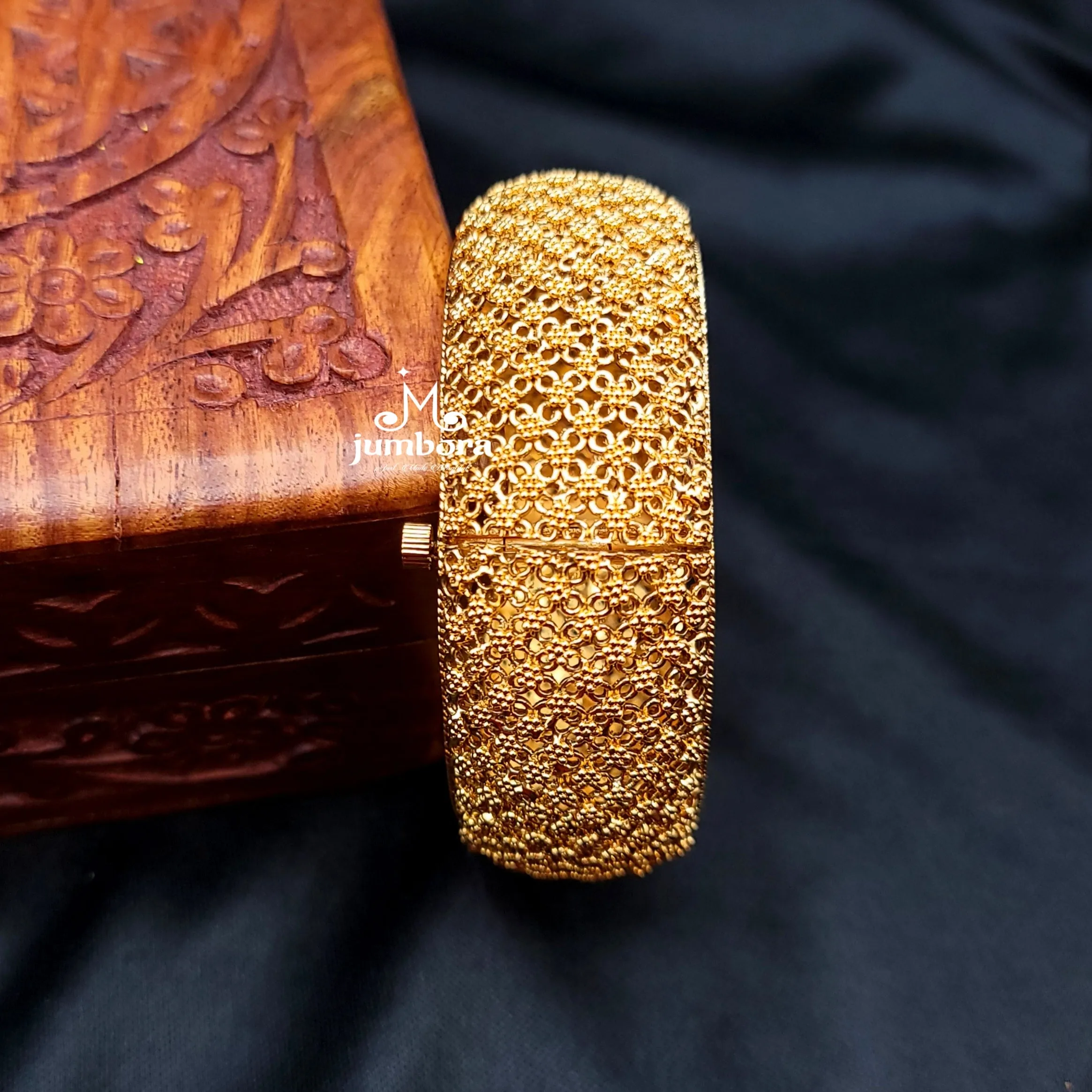 Antique Gold Openable Single Bangle Bracelet