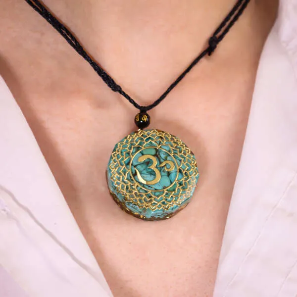 Nadia - Reiki necklace with pendant
